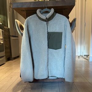 Uniqlo Men's Cream Fleece Jacket with Olive Pocket